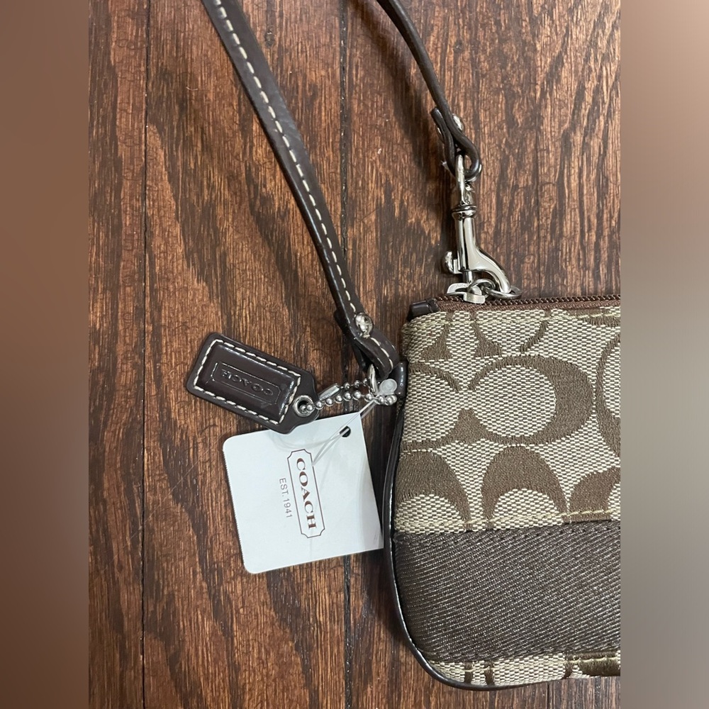 NWT coach wristlet